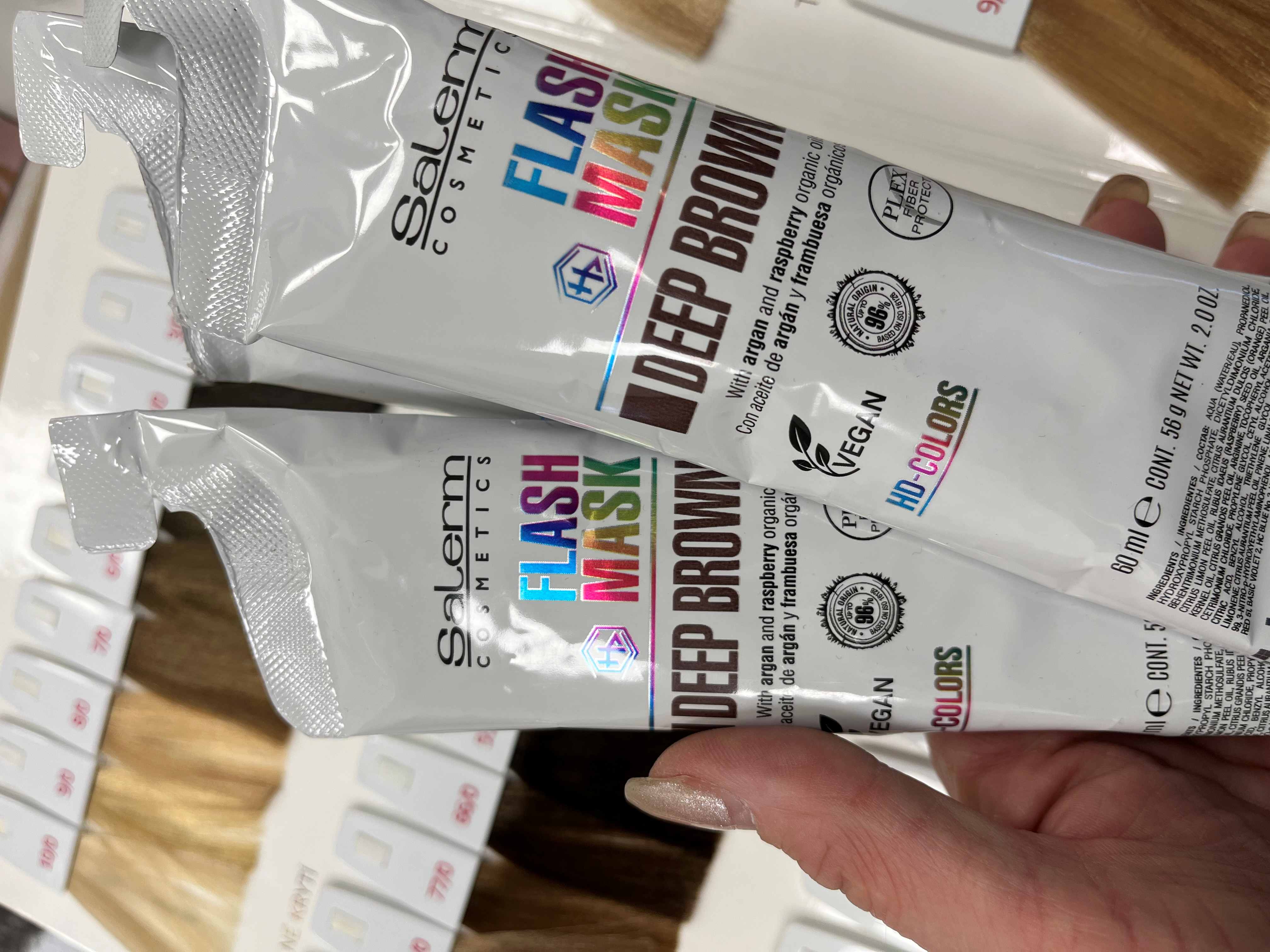 Intenzivní barvící maska tmavě hnědá